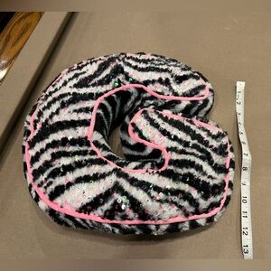 5/$25 Stuffed letter initial G pink and tiger striped sequins